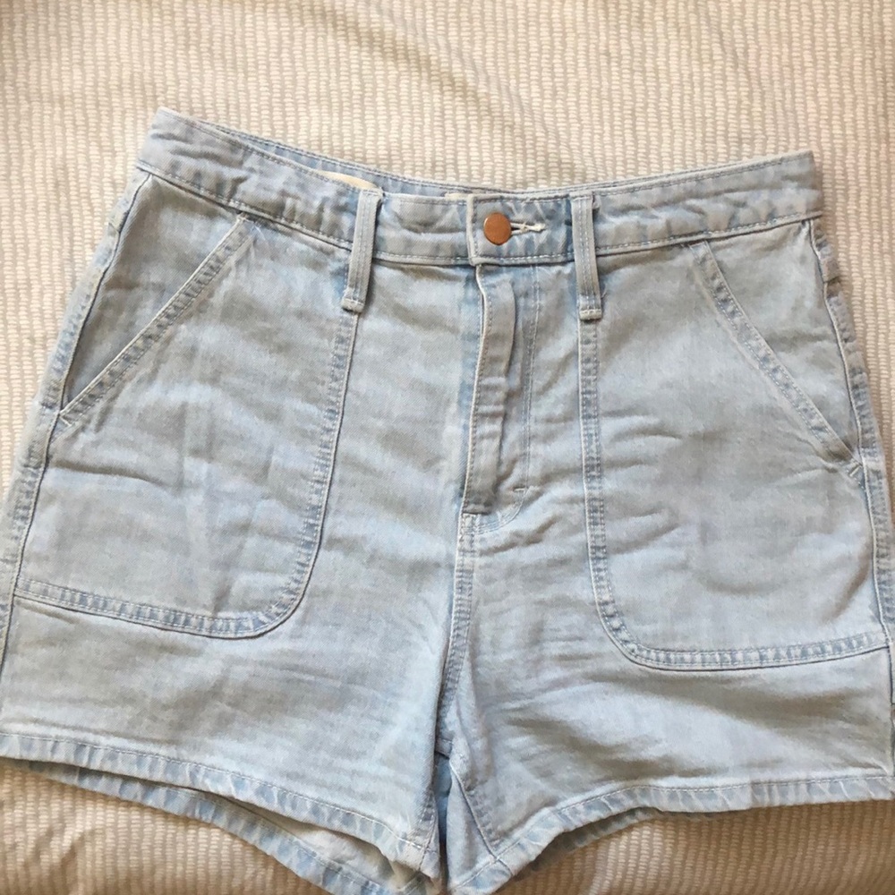 Women’s High Waisted Light Wash Denim Midi Shorts Universal Threads High Rise